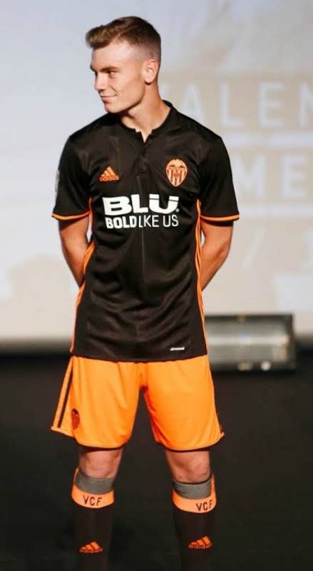 Valencia 2017 18 Third Kit