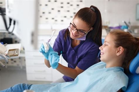 Being A Dental Assistant The Top 5 Pros Of This Career Path
