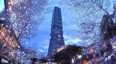 1 los muros cortina de vidrio azul verdoso, característicos de taipei 101, tienen doble acristalamiento para proporcionar protección contra el calor y la radiación ultravioleta. Taipei 101: Not the Tallest Building Anymore but it Surely ...