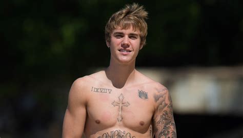 Justin Biebers Body Is Ripped In New Shirtless Beach Photos Justin