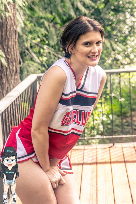 Photos Desperate Wetting Cheerleader Omorashi General Omorashi