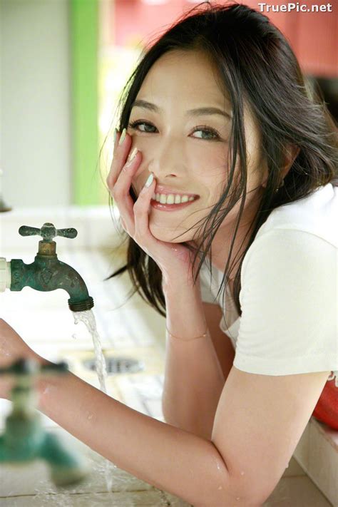wanibooks no 123 japanese voice actress and model sayuri anzu