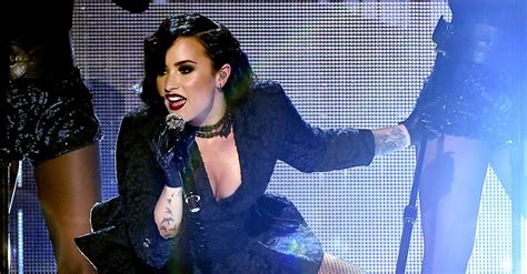 Demi Lovato Goes Glam For A Stirring Performance Of Confident Huffpost