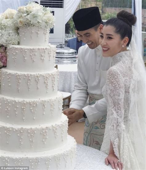 A quick google search of her name will pull out articles on close to everything about the heiress as they like to call her on the world wide they paint the truth on a few things: Daughter of Vincent Tan marries business executive | Daily ...