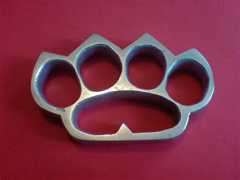 Weaponcollectors Knuckle Duster And Weapon Blog Animal