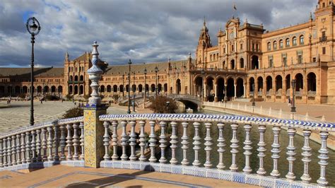 Defensa confía a thales su sistema de mensajería formal. Plaza de España Sevilla Spain HD - YouTube