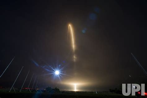 Photo Orbital Atk Crs 9 Launch Wax2018052106
