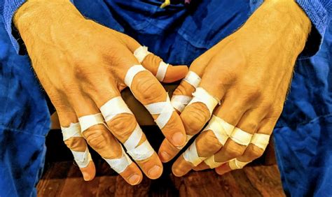Best Bjj Finger Tape In 2024 And How To Use It Bjj Bear