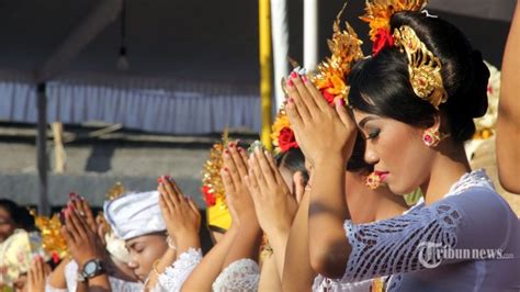 Teori Teori Masuknya Agama Dan Kebudayaan Hindu Buddha Di Indonesia