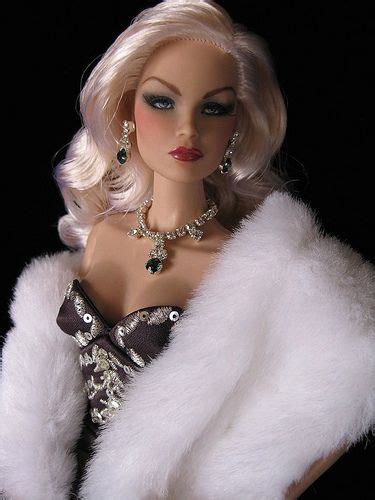 Modern Comeback With Eyelashes Applied Fashion Beauty Glam Doll