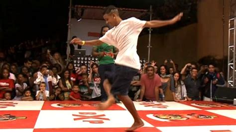 Passinho The Dance Craze Coming Out Of Rio S Favelas Bbc News