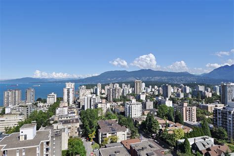 Hendry House Rental Apartments - Hollyburn Properties