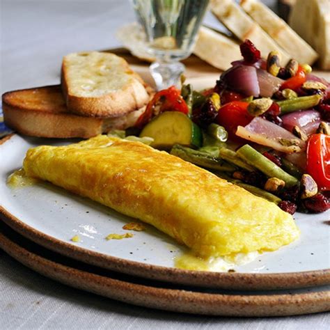 Perfect French Cheese Omelet | Recipes, Quick weeknight meals, Cheese omelette