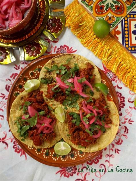 Gestiona un restaurante o un bar, sirve comidas y bebidas a tus invitados, pela una patata, adorna tu establecimiento o decora la mesa. Pork Chilorio Tacos - La Piña en la Cocina