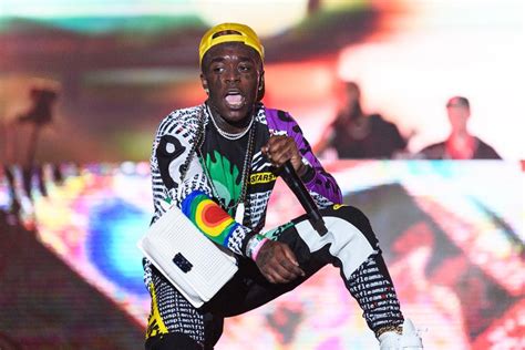 Eine weitere größe der szene,. Lil Uzi Vert Headed For Second Week At No. 1 With 'LUV Vs ...