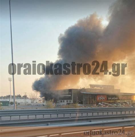 Στο σημείο έσπευσαν 4 οχήματα με 12 πυροσβέστες. Φωτιά τώρα σε μάντρα αυτοκινήτων στη δυτική Θεσσαλονίκη ...