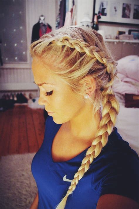However, this cut can be rocked by all kinds of grunge or biker girls. Chic Workout Hairstyles for Women | Styles Weekly