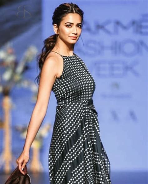 Kriti Karbandha Kriti Kharbanda Fashion Sleeveless Dress