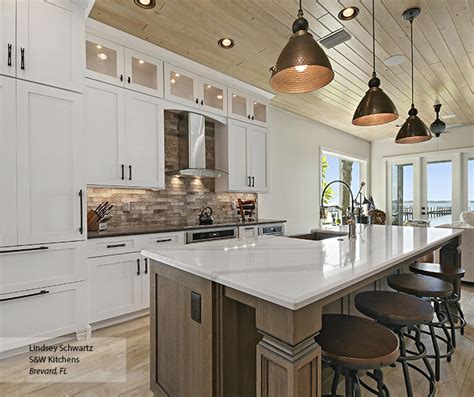 A few weeks ago i started painting my oak kitchen cabinets white. Painted Oak Kitchen Cabinets - Omega Cabinetry