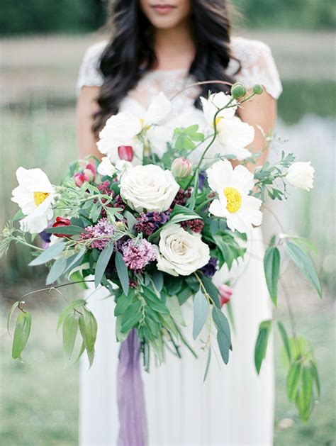 Spring is the season of love, new beginnings, and flowers everywhere. 20 Bouquets for a Spring Garden Wedding | Hey Wedding Lady