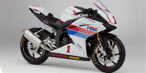 Honda cbr 250 cc is one of the best models produced by the outstanding brand honda. Honda CBR 250 RR: in versione HRC per i monomarca