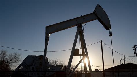 Us Crude Oil Prices Drop To Lowest Level Since July Dipping Below