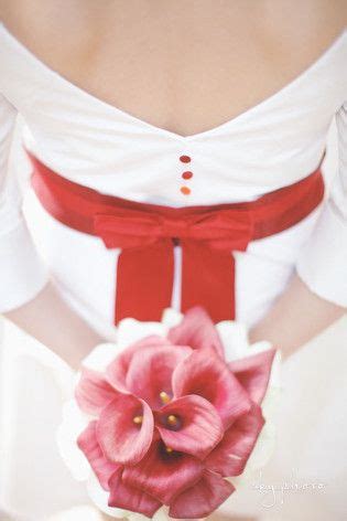 I really, really wanted straps for my wedding gown, and after browsing etsy for quite some time i was in a time crunch and they shipped out my straps the next day. Shelly mit Rot | Braut, Rockabilly brautkleid, Brautkleid