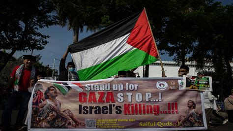 Hundreds Of Indonesians Protest Us Support For Israel