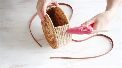 Tas rajut handmade saat ini tengah naik daun dan menjadi produk terlaris sepanjang tahun 2014 ini. 40+ Koleski Terbaik Gambar Sketsa Tas Serut - Tea And Lead