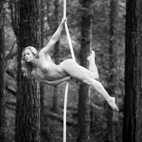 Naked Circus Performers Porn Photos