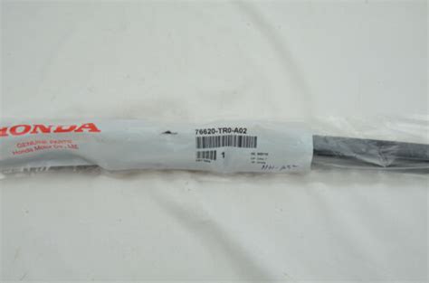 New Genuine Honda Blade Windshield Wiper 650mm 76620 Tr0 A02 Ebay