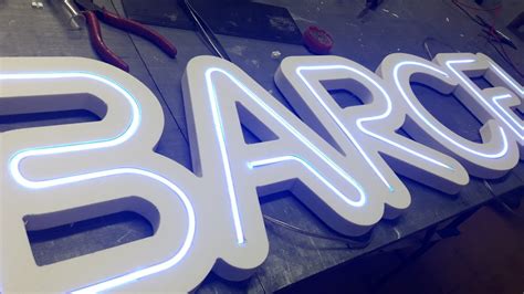 Letras Corpóreas Con Luz Led Efecto Neón Id Visual