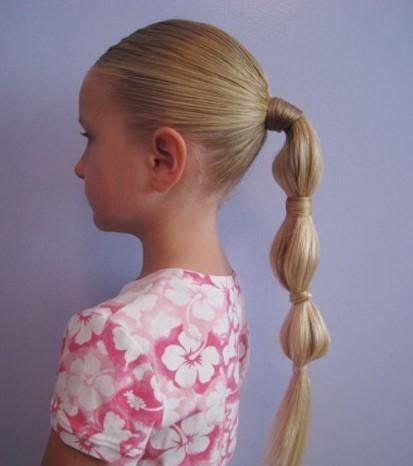 كيفية الحصول على شعر كيرلي بطريقة طبيعية في البيت فرحانة. تسريحات شعر للاطفال سهلة , بساطة وشياكة واناقة البنوتات ...