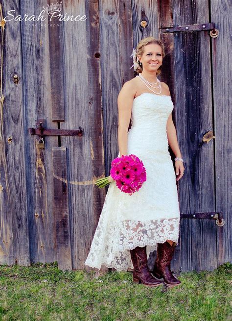 Country Western Wedding Gowns Information