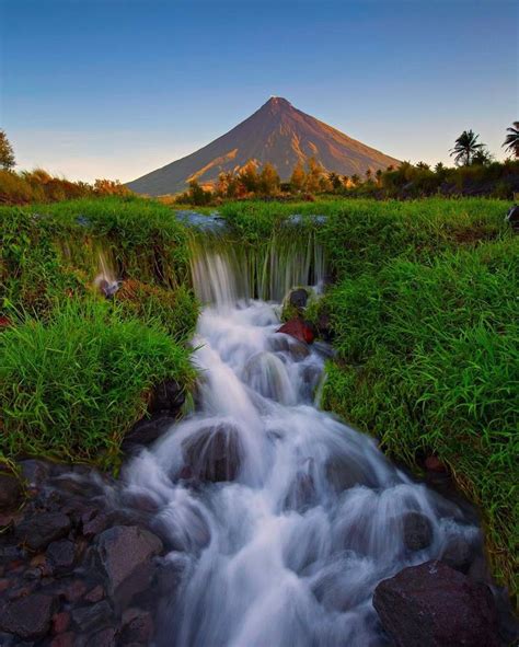 Mayon Volcano Albay Philippines Voyage Airbnb