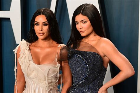 Kim Kardashian And Kylie Jenner Twin In 6 349 Vintage Corsets