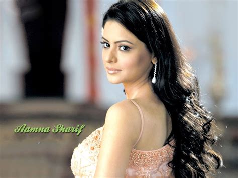 Glamour World Golden Actresses Of The World Aamna Sharif Beautiful Pose