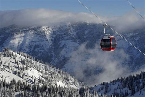 Crystal Mountains Gondola In Second Winter At Washingtons Biggest Ski