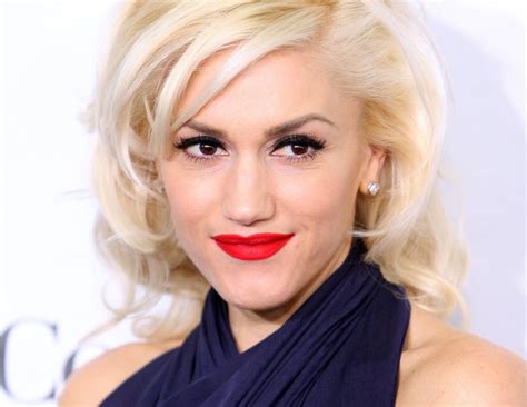 Sexy Gwen Stefani Pictures Popsugar Celebrity Photo 19