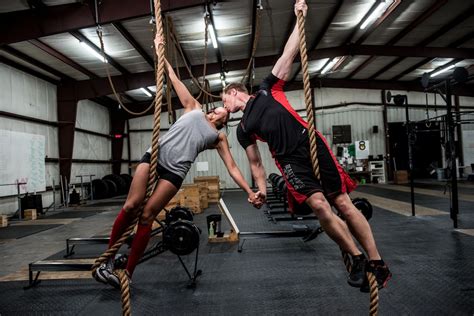 Crossfit Couples Engagement Photos Are Nothing Short Of Badass Couples