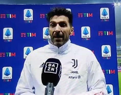 Legendary juventus goalkeeper gianluigi buffon this weekend overtook ac milan's paolo maldini to set serie a's appearance record. LODE A BUFFON CHE RICORDA POLLI E ZANNONI (VIDEO) » Stadio ...