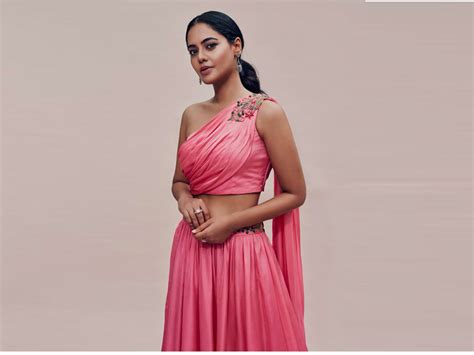Bindu Madhavi In A Pink Gown Telugu Cinema