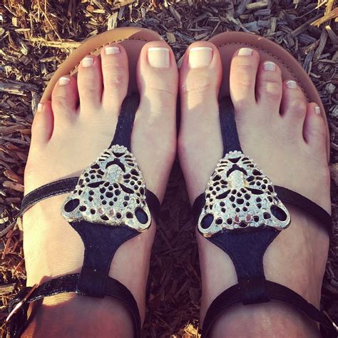 Thalías Feet