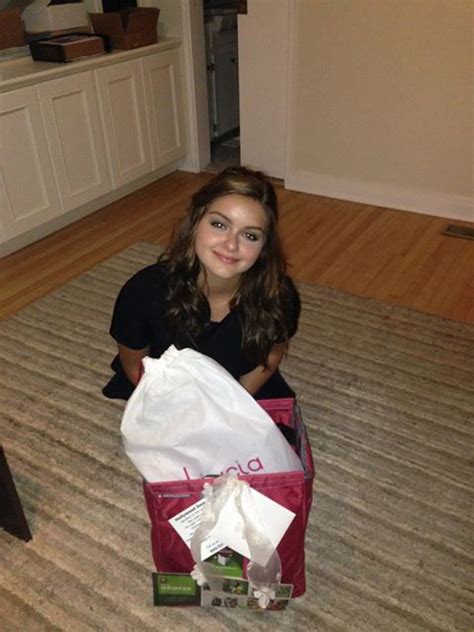 Ariel Winter Helps Give Back With Hollywood Swag Bag Hollywood Swag Bag