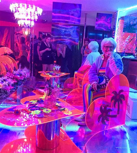 all hail mz queen thang baddiewinkle at motelscape with marinafini s dreamy plexi