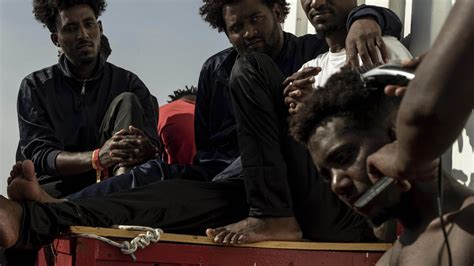 Migranti Scontro Meloni Francia Sugli Sbarchi La Premier Difende Il Pugno Di Ferro La Stampa