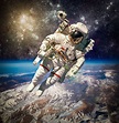 图片素材-太空人在地球的背景下-这幅图片由NASA提供创意CG-jpg格式-未来素材下载