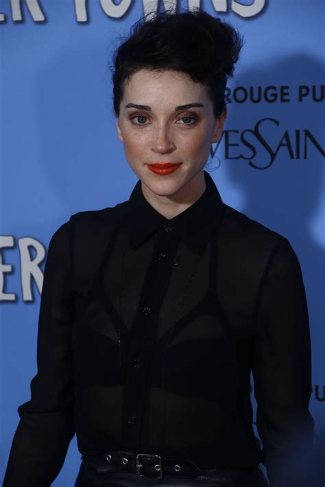 Annie Clark At Paper Towns Premiere In New York Hawtcelebs