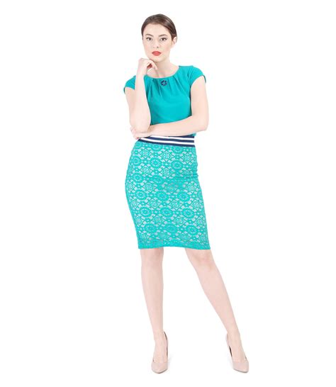 elegant outfit with elastic lace skirt yokko