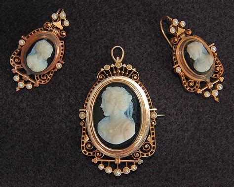 Victorian Cameo Brooch And Earring Set 14k Gold Black And White Hard
